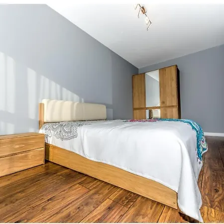 75,143 Porta Mare Apartman *