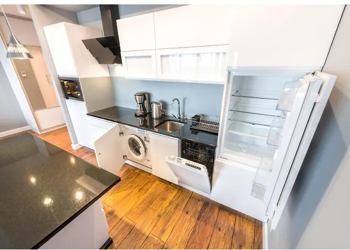 75,143 Porta Mare Дзивновек